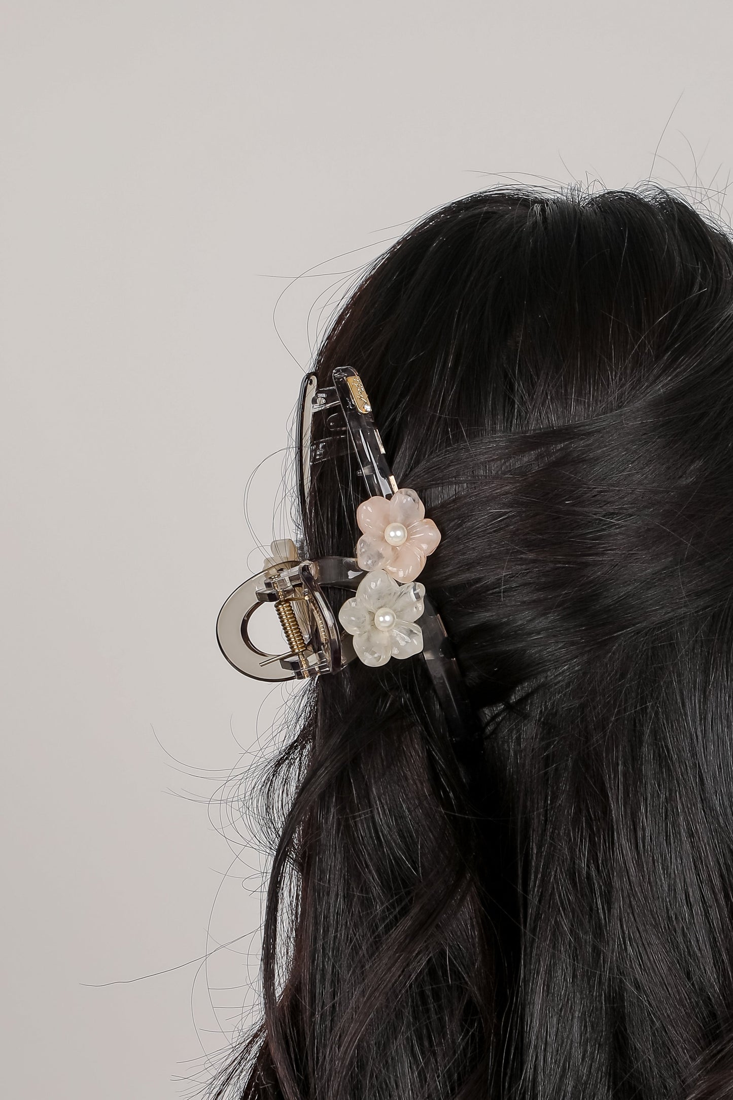 Shining Sweetheart Black Floral Claw Hair Clip