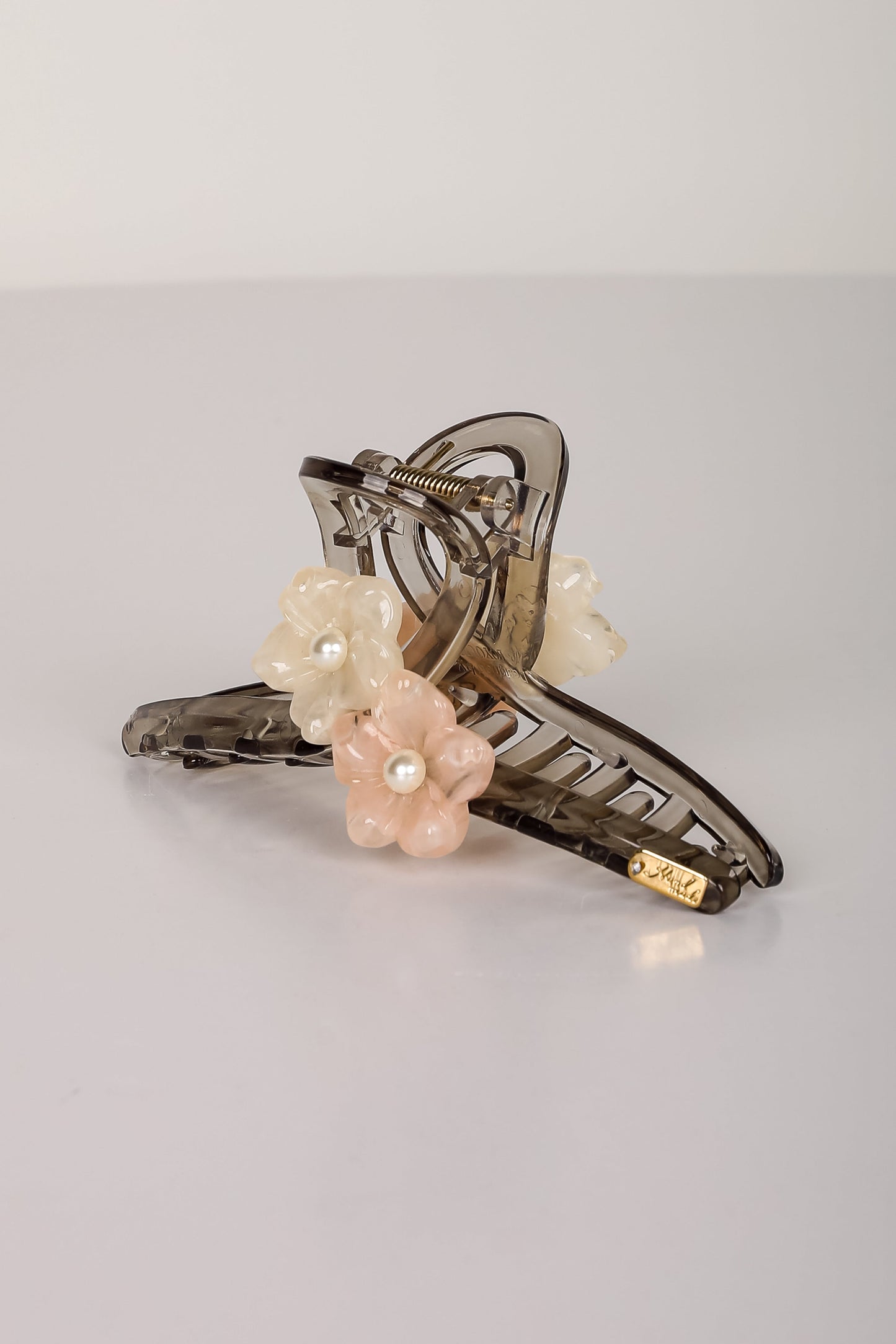 Shining Sweetheart Black Floral Claw Hair Clip