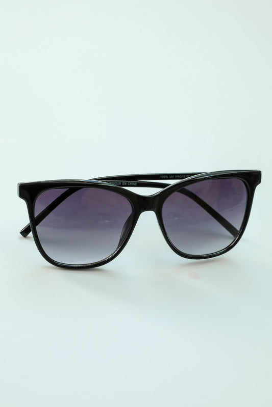 Trendsetting Take Black Square Sunglasses