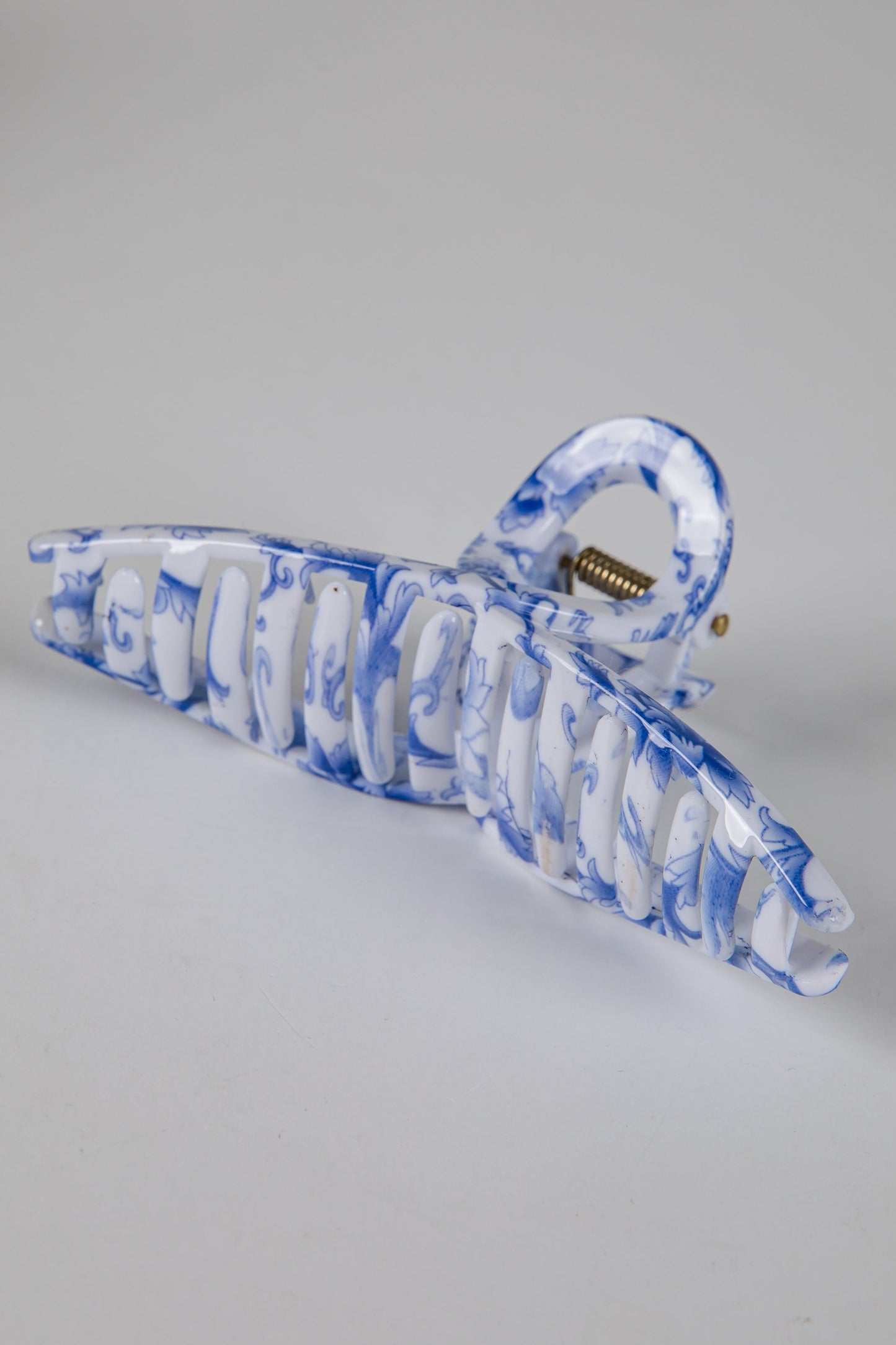 Sweet Credentials Navy Floral Claw Hair Clip