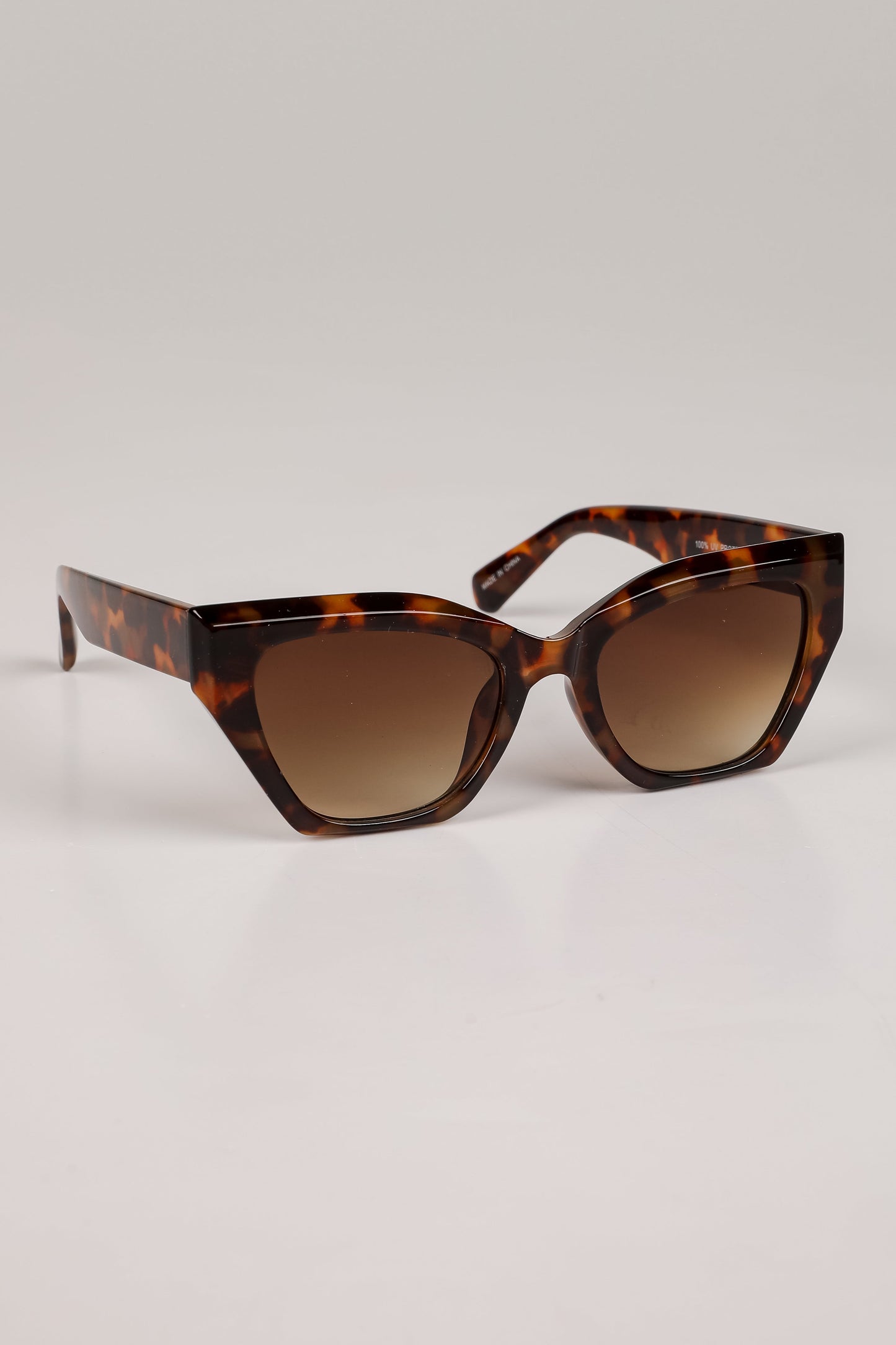 Sleek Living Tortoise Cat Eye Sunglasses