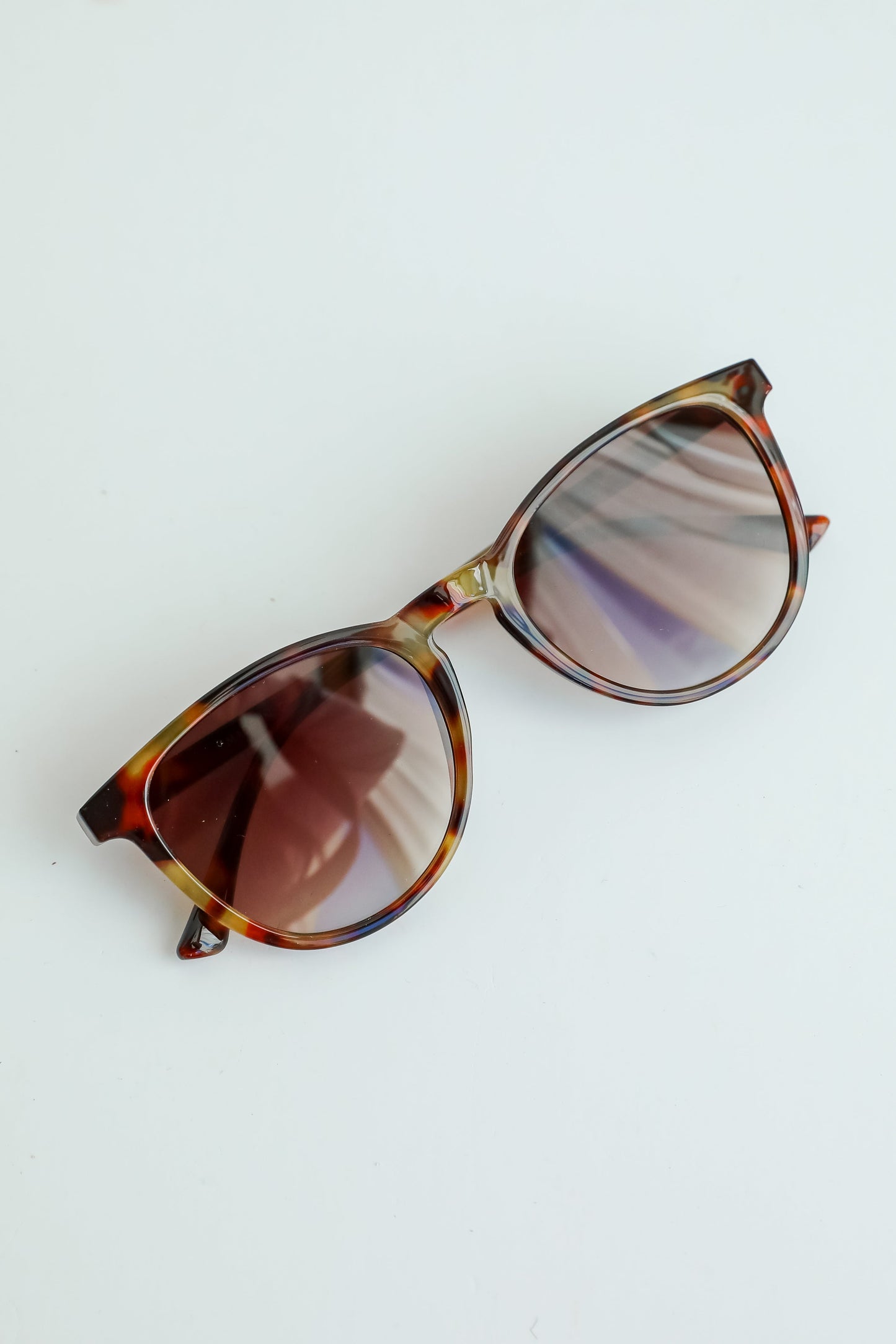 Chillin' Out Round Sunglasses