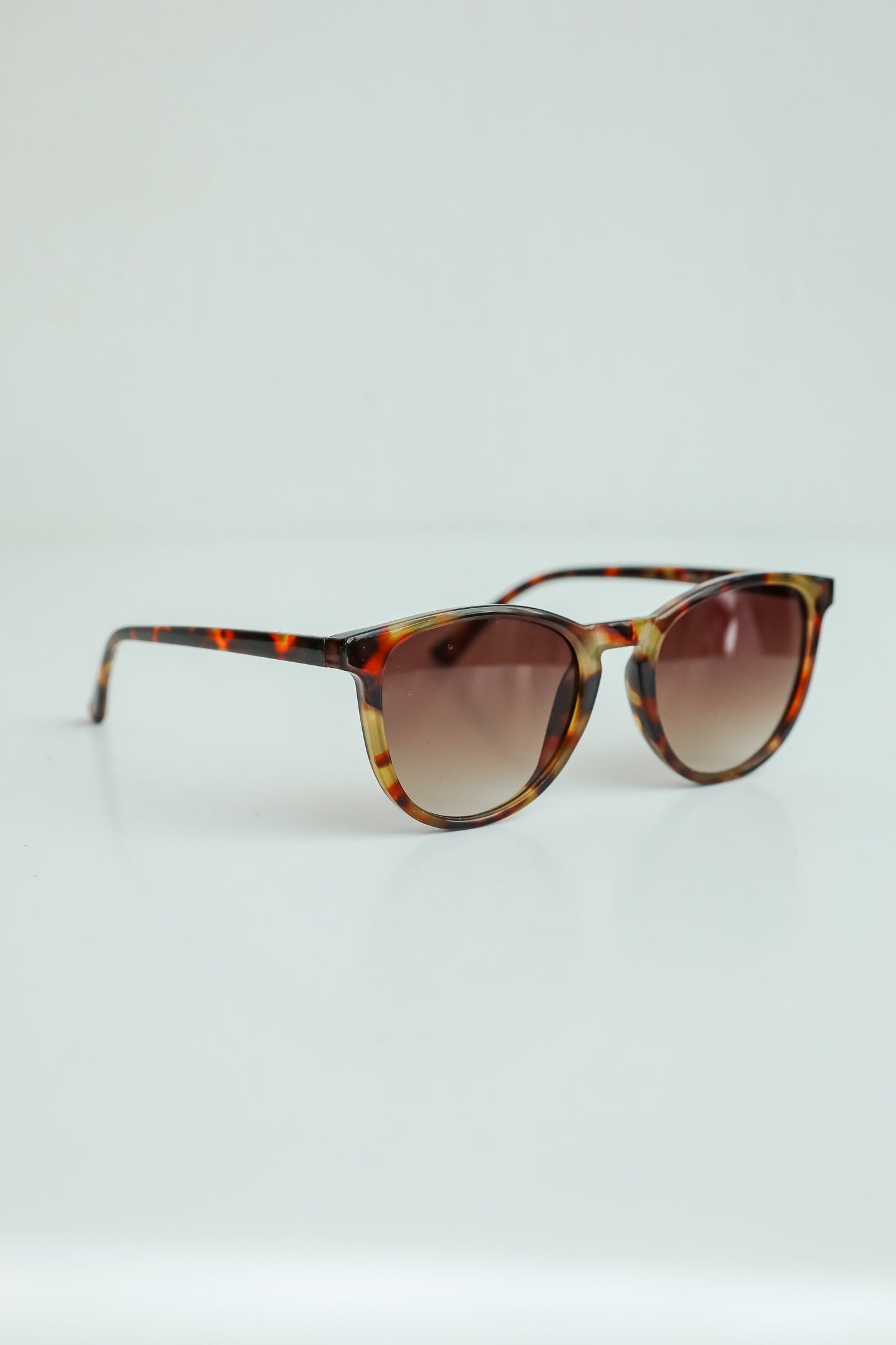 Chillin' Out Round Sunglasses