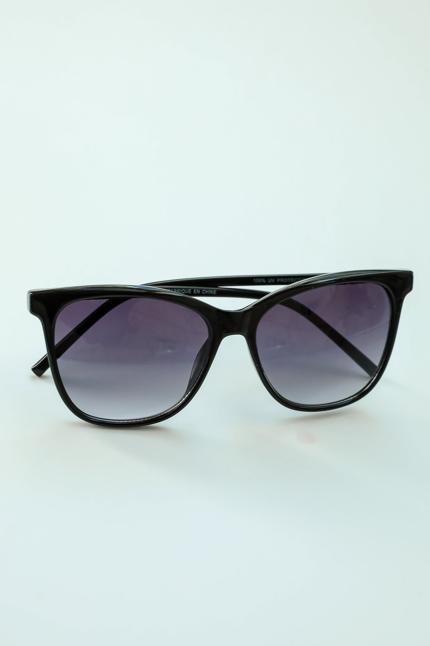 Trendsetting Take Black Square Sunglasses