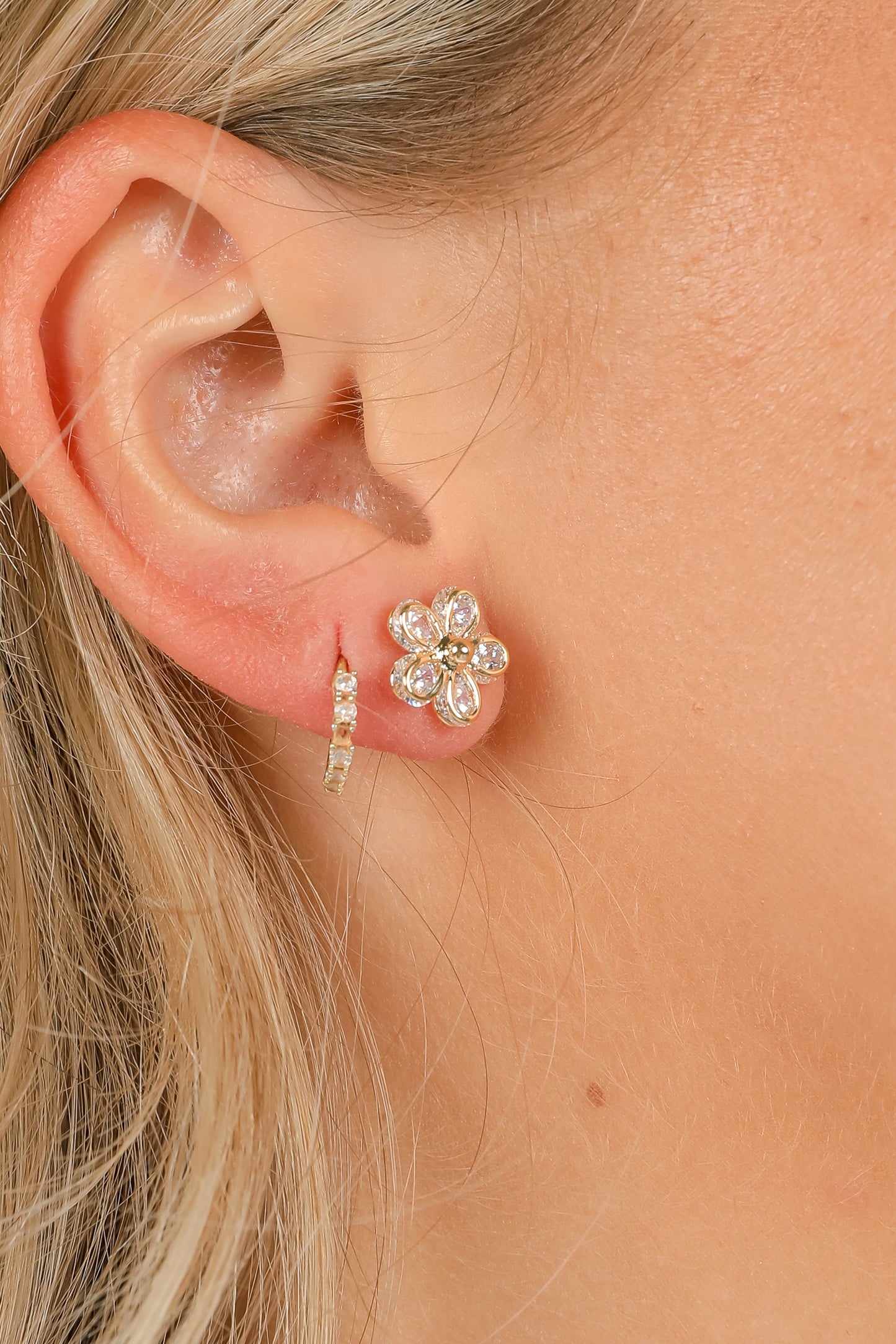 Avery Gold Flower Stud Earrings