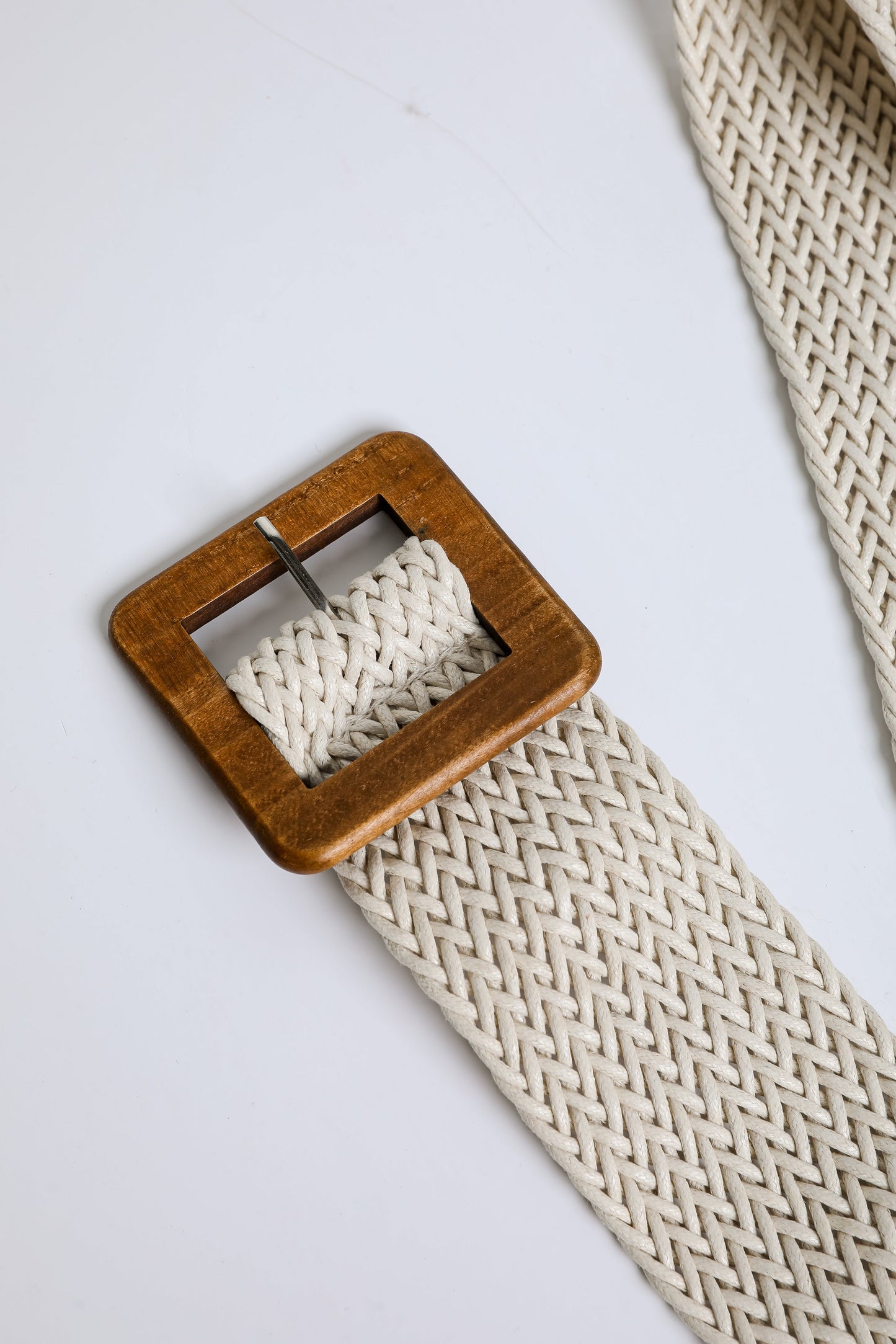 Catch My Drift White Straw Belt