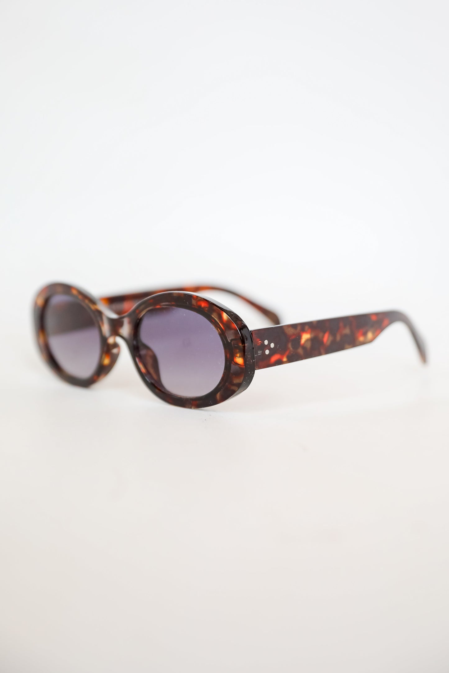 Main Frame Oval Sunglasses