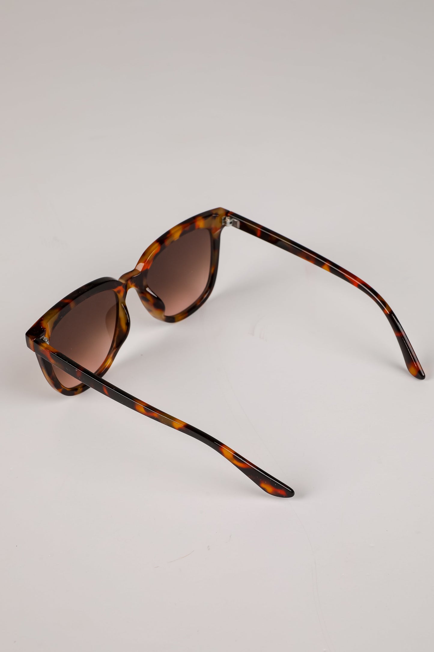 Glistening Lights Tortoise Round Sunglasses
