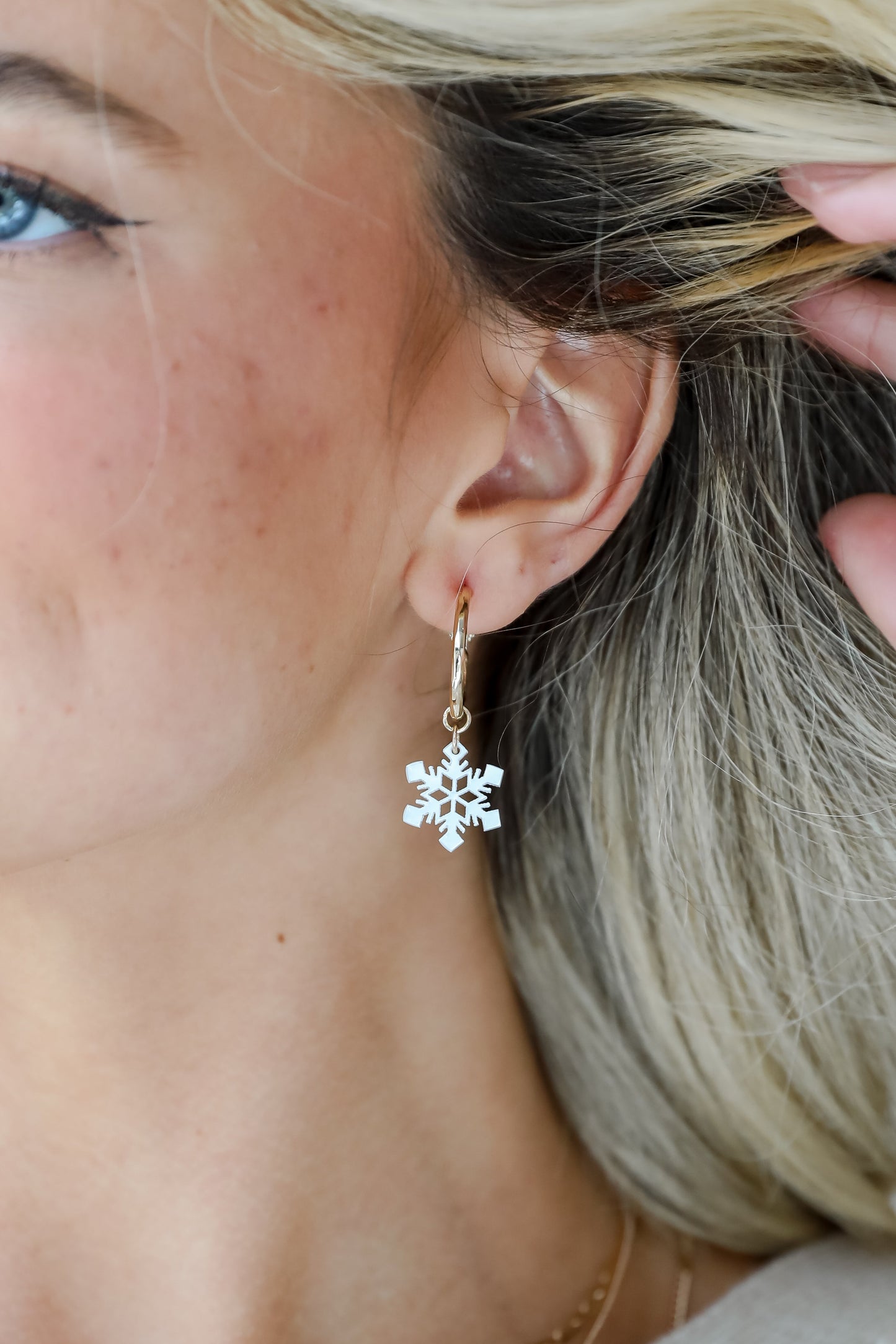 FINAL SALE - Natalie White Snowflake Drop Earrings